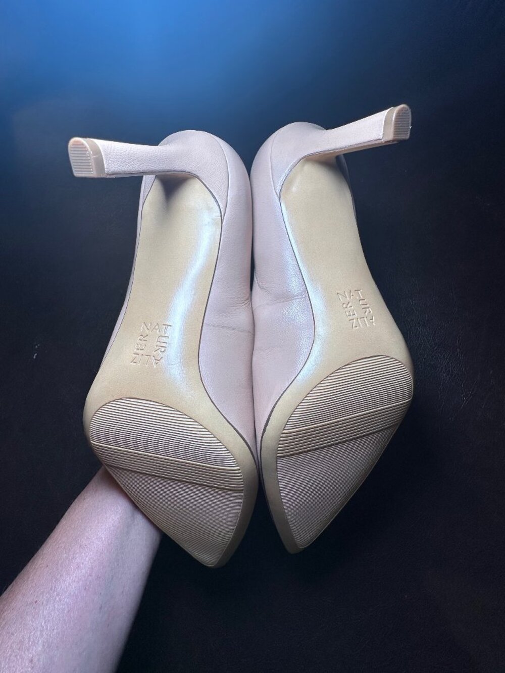 NWB Naturalizer Anna pumps in nude leather, featuring a pointed toe. Size 9.5 - Picture 4 of 6